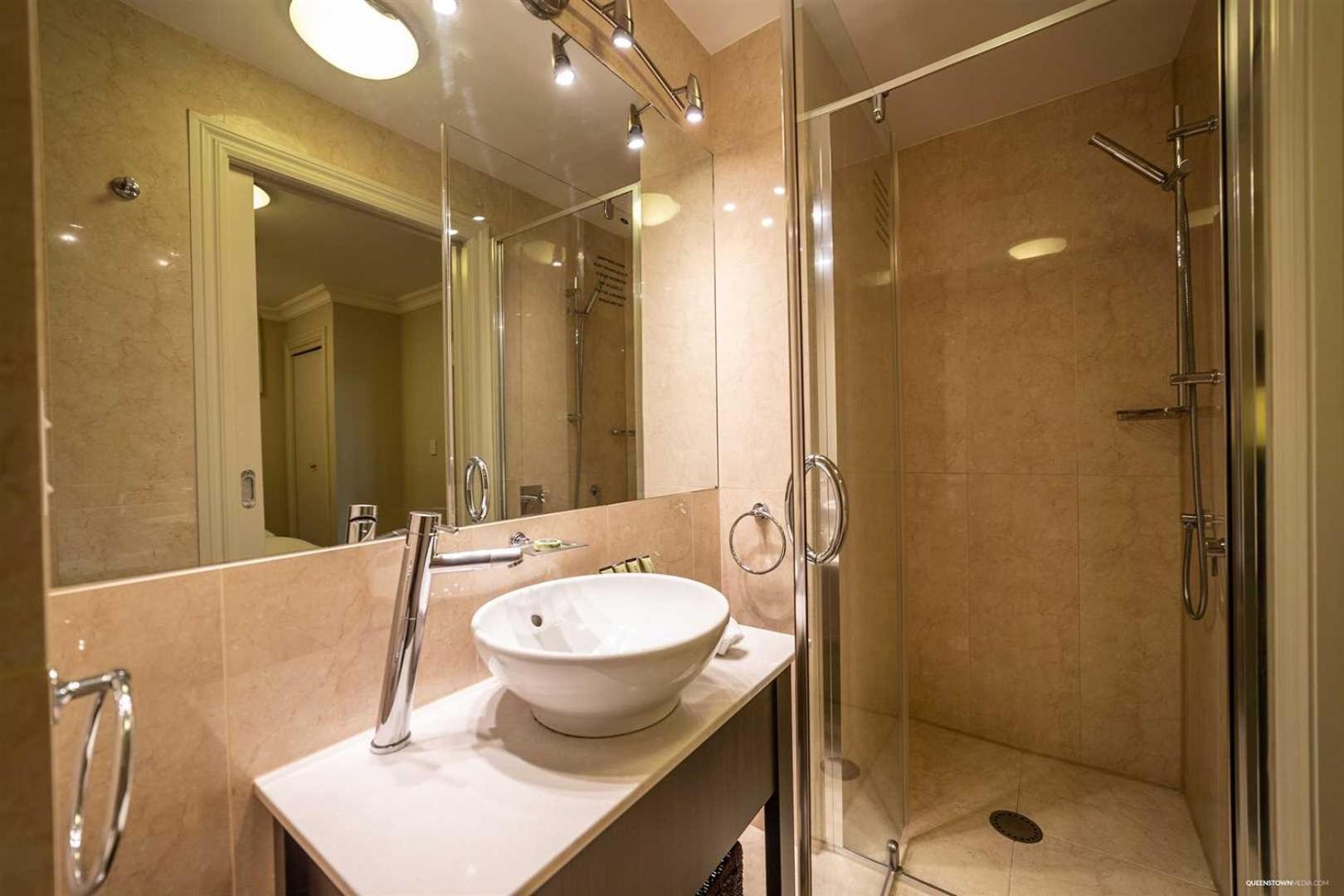The Beacon - Luxe Studio Unit Queenstown Kültér fotó